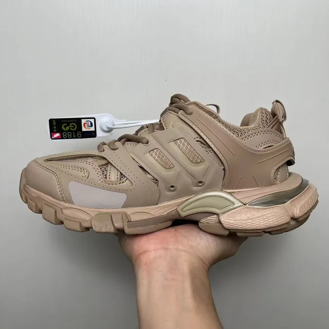 Balenciaga Track Trainer Beige baskets chunky 2
