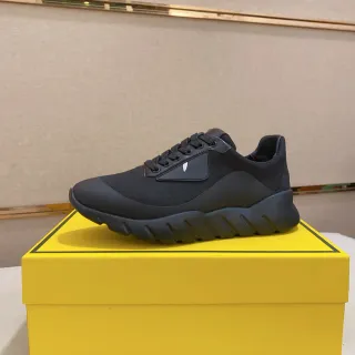 Balenciaga Track Trainer काली मोटी सोल वाली स्नीकर