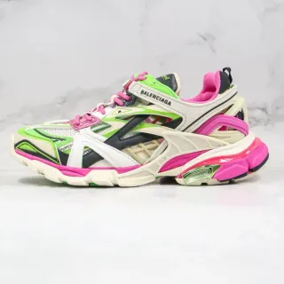 Balenciaga Track Trainer नीओन पिंक और ग्रीन चंकी स्नीकर