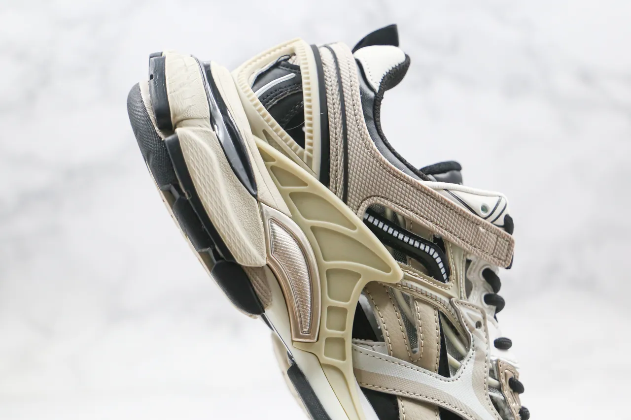 Balenciaga Track Trainer Off-White and Black Chunky Sneakers 4