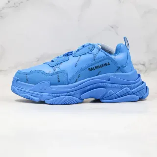 Balenciaga Triple S एकरंगी नीली चंकी स्नीकर्स