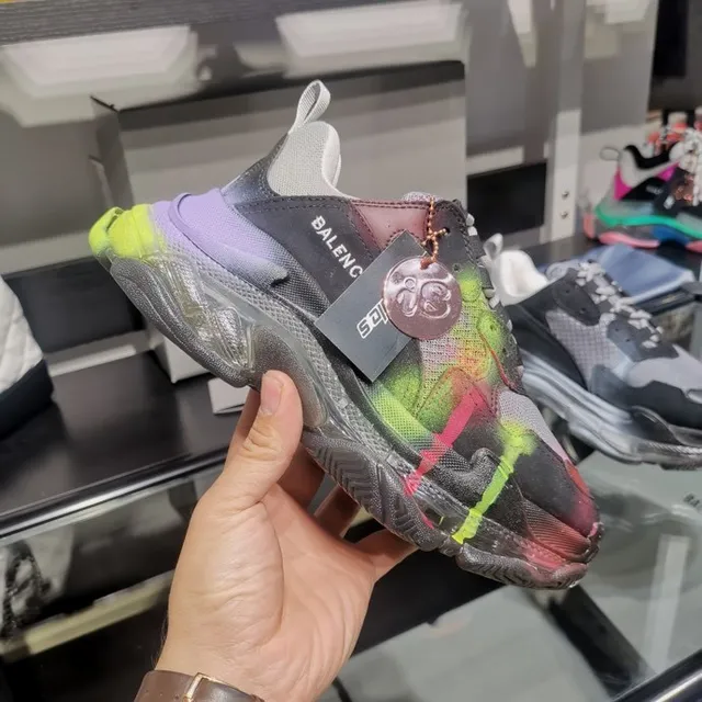 Balenciaga Triple S de várias cores salpicaduras de tinta tênis grosso 5