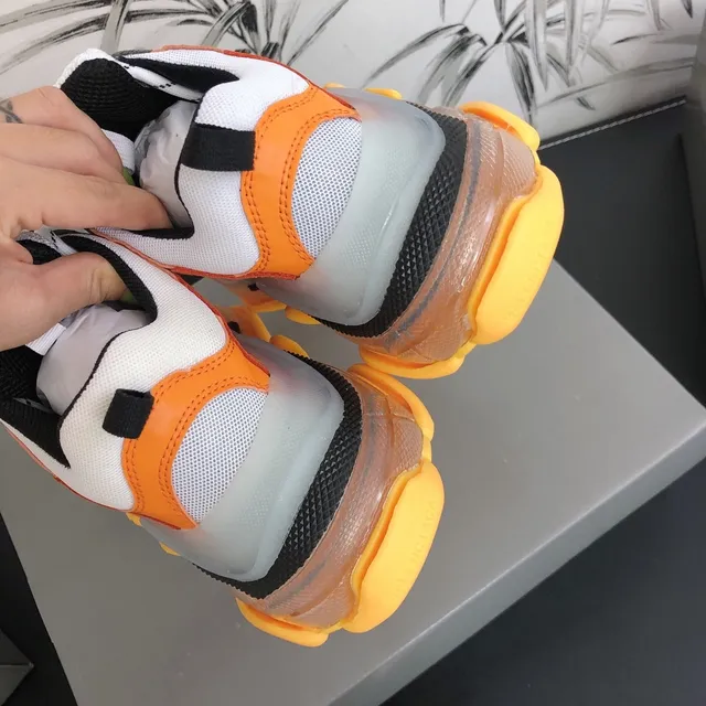 Balenciaga Triple S Tênis Laranja Amarelo Branco com sola grossa 5