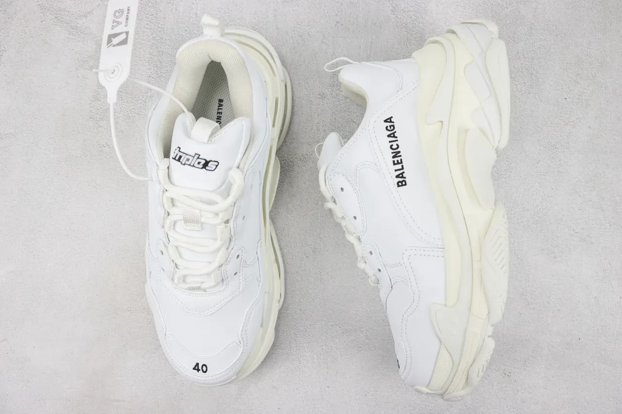 Balenciaga Triple S 白色厚底运动鞋 3