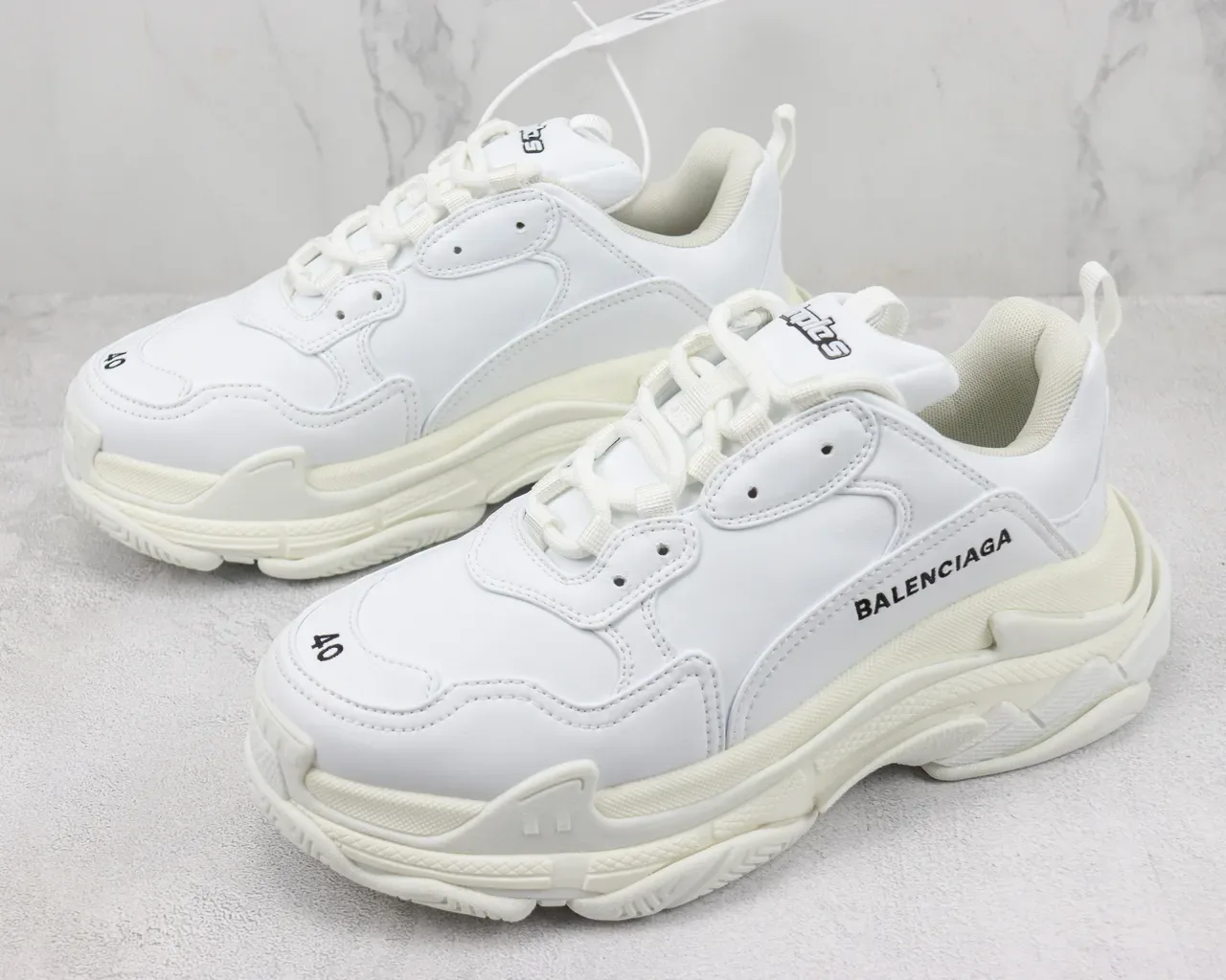 Balenciaga Triple S 白色厚底运动鞋 4