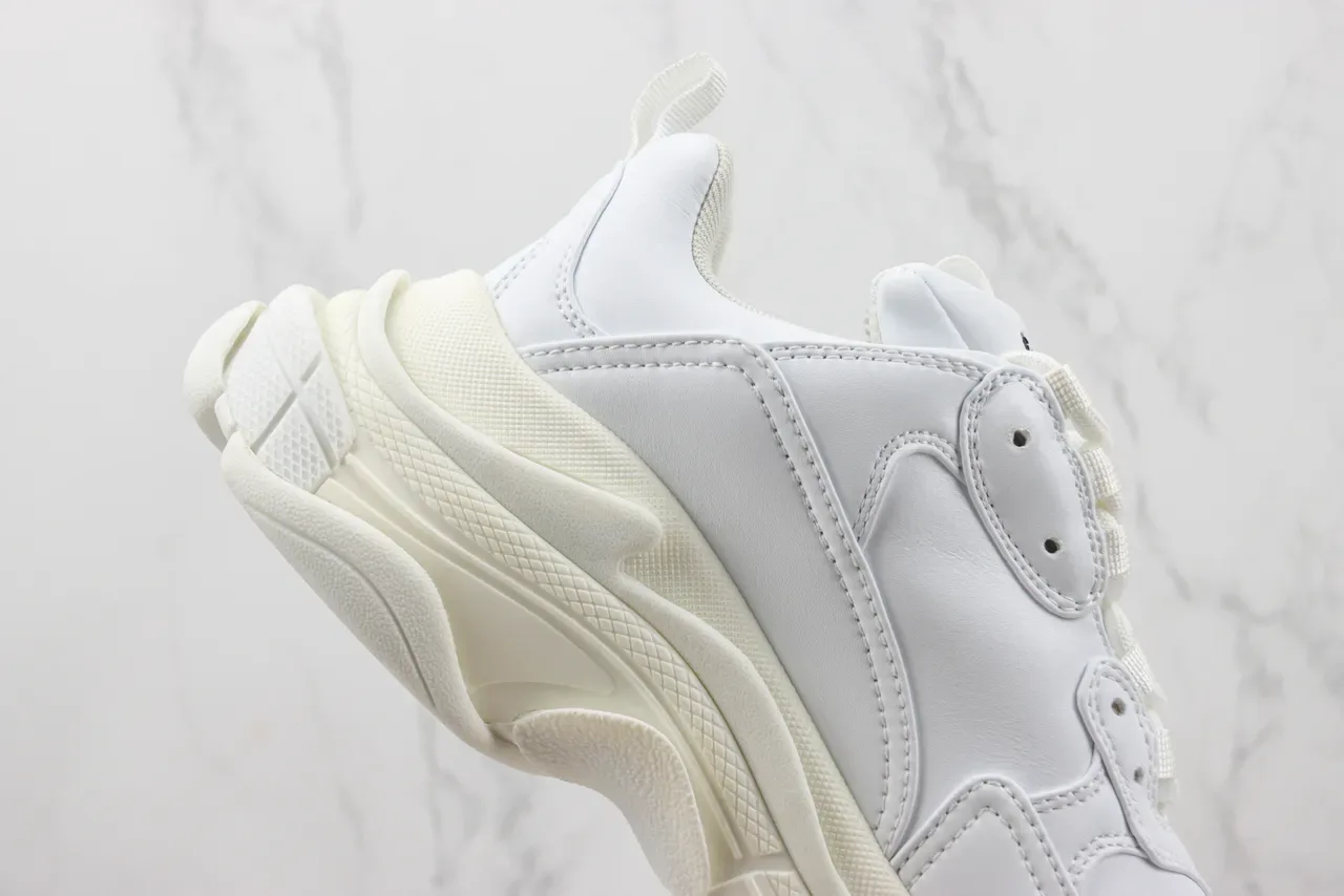 Balenciaga Triple S 白色厚底运动鞋 5