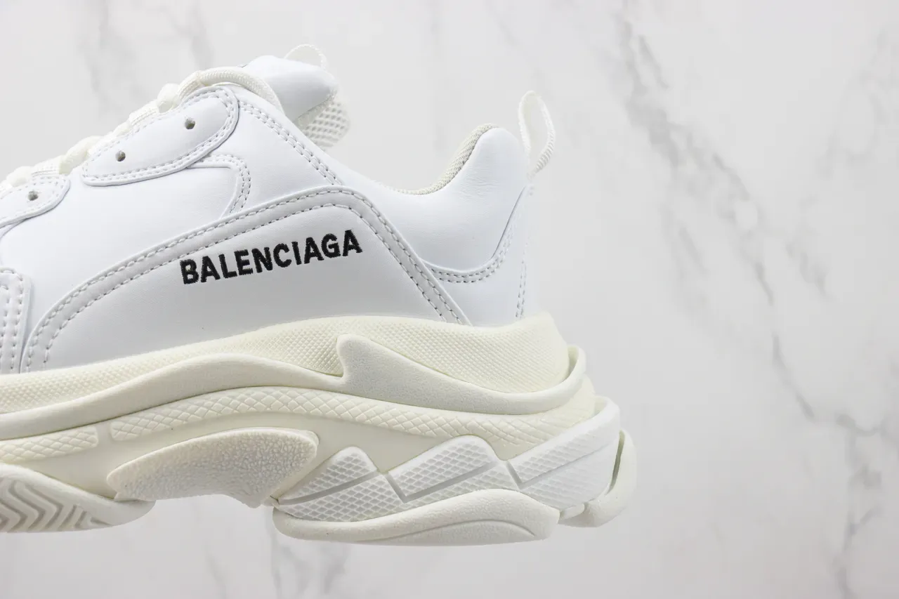 Balenciaga Triple S 白色厚底运动鞋 7