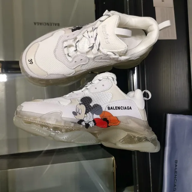 Balenciaga Triple S chaussures chunky blanches Mickey Mouse 2