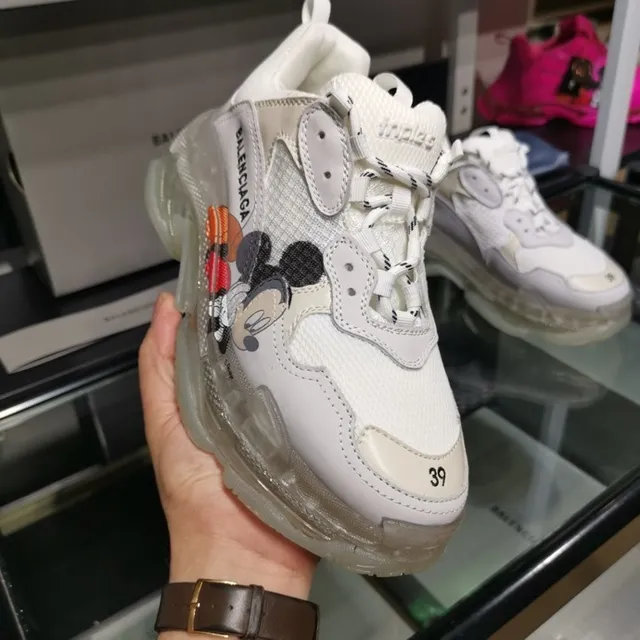 Balenciaga Triple S chaussures chunky blanches Mickey Mouse 6