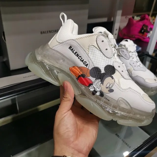 Balenciaga Triple S chaussures chunky blanches Mickey Mouse 7