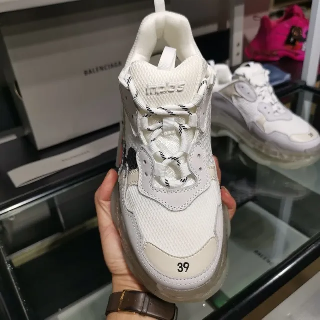 Balenciaga Triple S chaussures chunky blanches Mickey Mouse 9