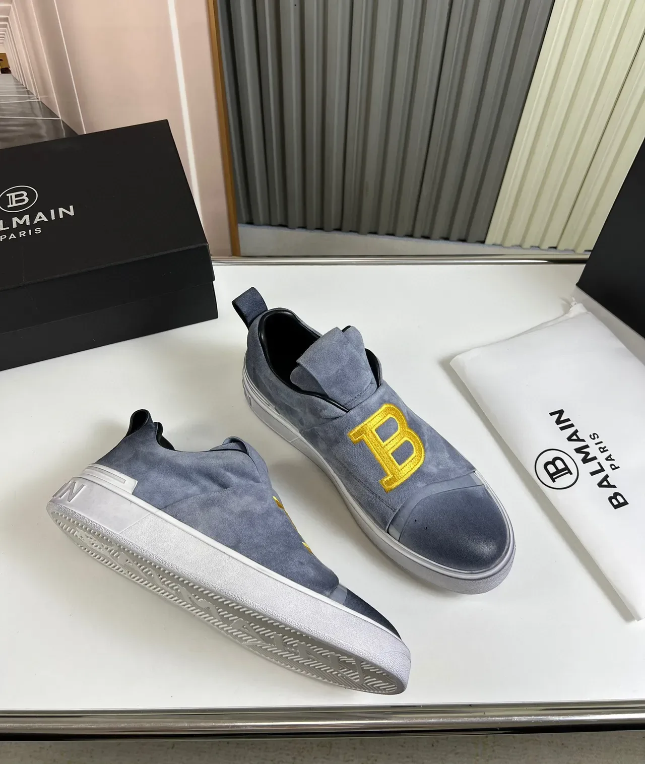 Balmain B-Court رمادي سويد سلايب أون أسلوب حياة سنيكر 6