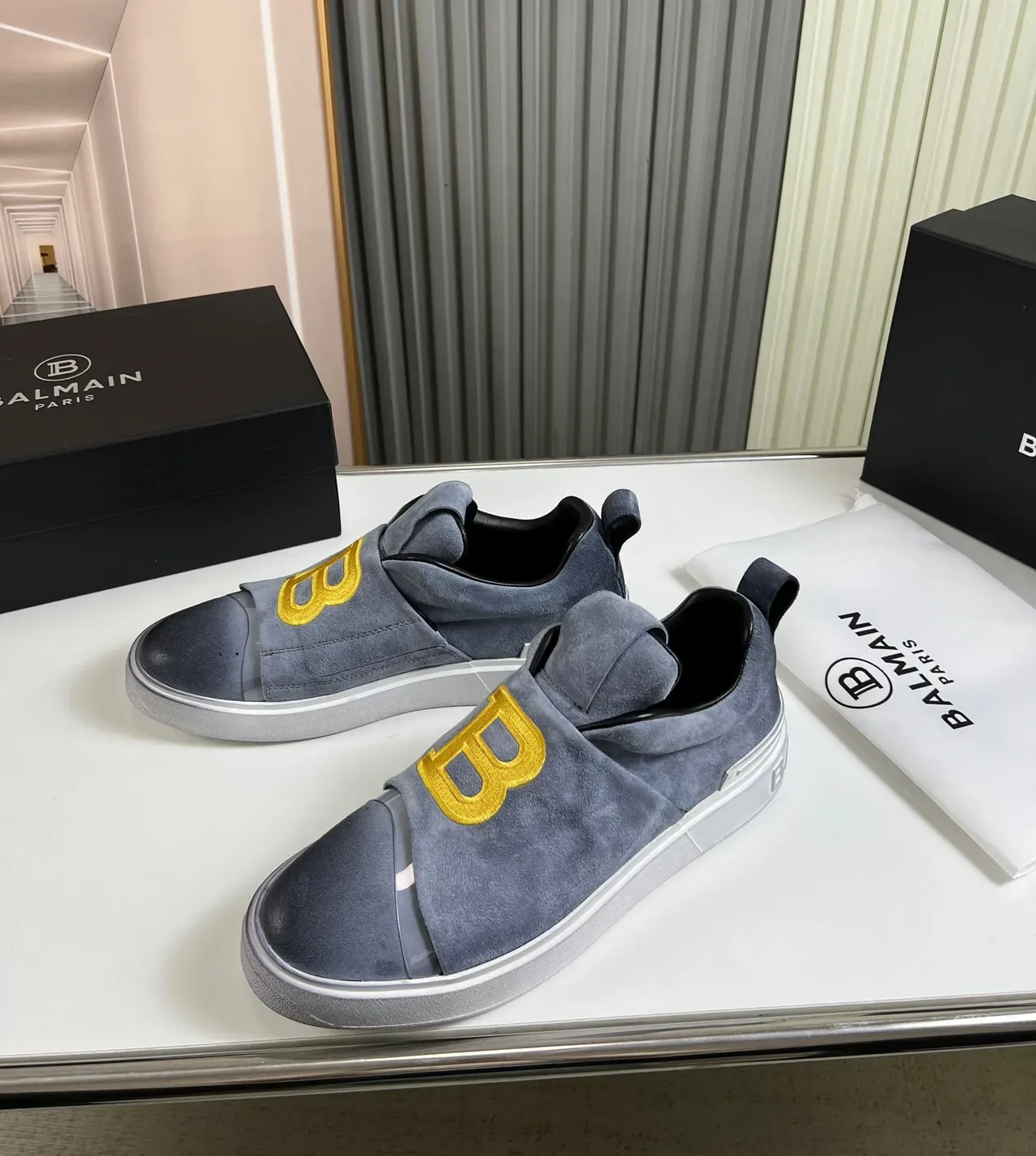 Balmain B-Court رمادي سويد سلايب أون أسلوب حياة سنيكر 9