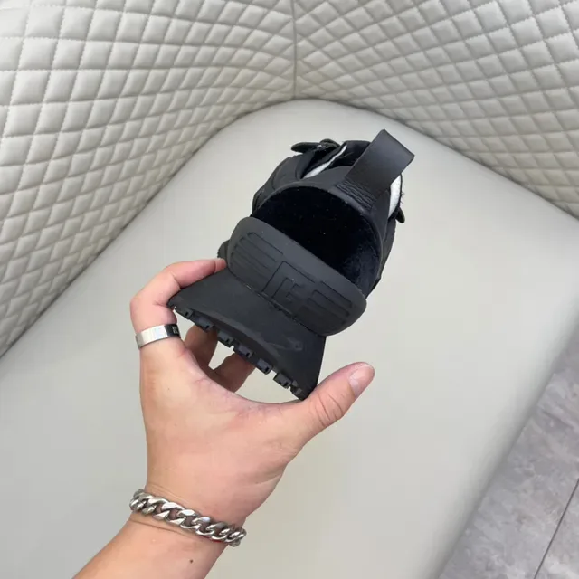 Balmain Sneakers noires monocromatiques en panneaux synthétiques et velours superposés 3