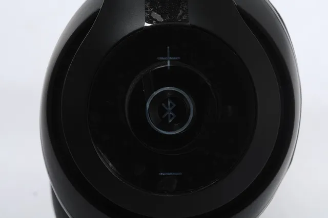 Beats Casque Circumaural Sans Fil Noir Argent Sur l'Oreille 4