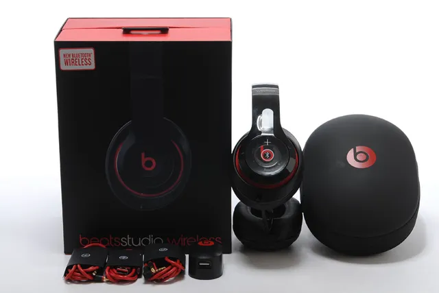 Beats Casque Circumaural Sans Fil Noir Argent Sur l'Oreille 13