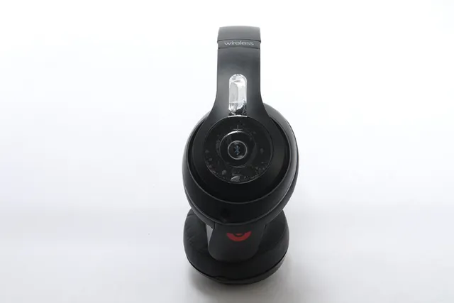 Beats Casque Circumaural Sans Fil Noir Argent Sur l'Oreille 17