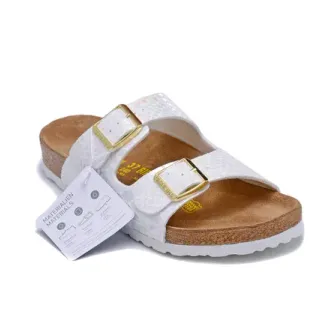 Birkenstock Arizona इरिडेसेंट सफेद स्केल-टेक्स्चर्ड कास्युअल सैंडल