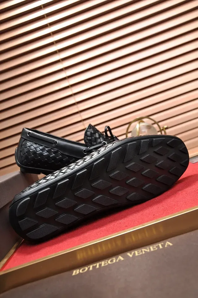 Bottega Veneta ब्लैक इंट्रीचिएटो बुना हुआ चमड़ा डेकोरेटिव बॉ लेस लोफर 3