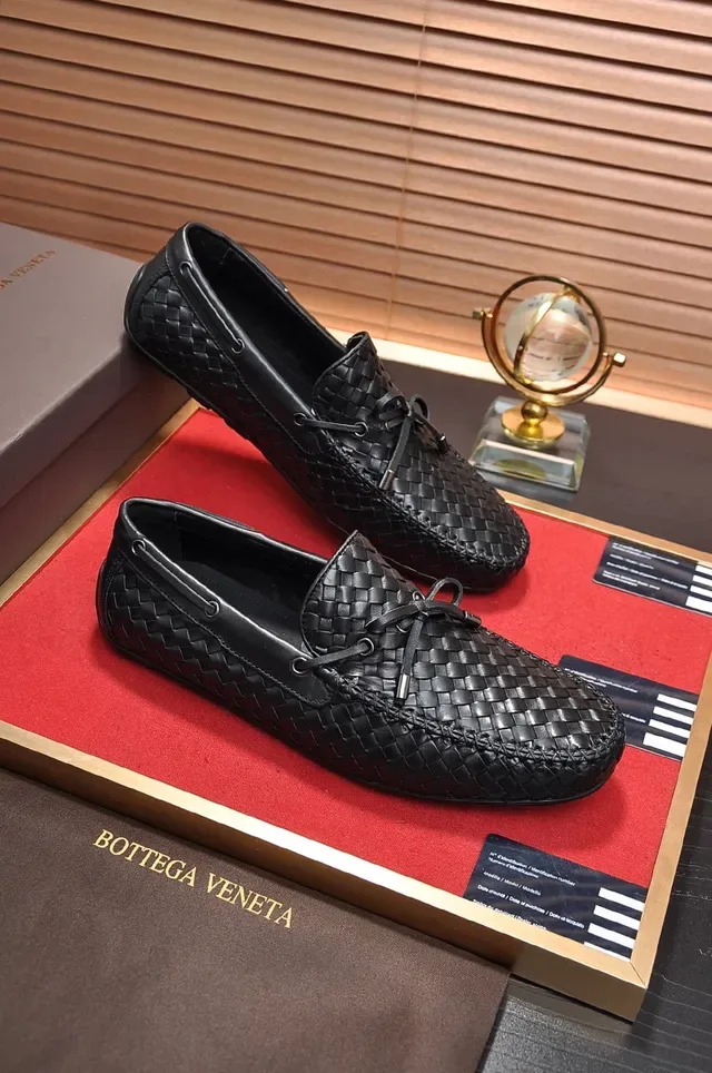 Bottega Veneta ब्लैक इंट्रीचिएटो बुना हुआ चमड़ा डेकोरेटिव बॉ लेस लोफर 4