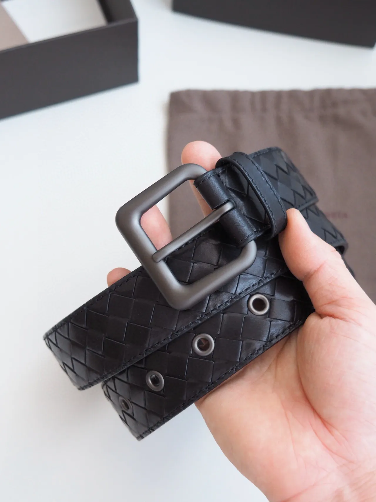 Bottega Veneta Cassette Intrecciato কালো চামড়ার বেল্ট 4
