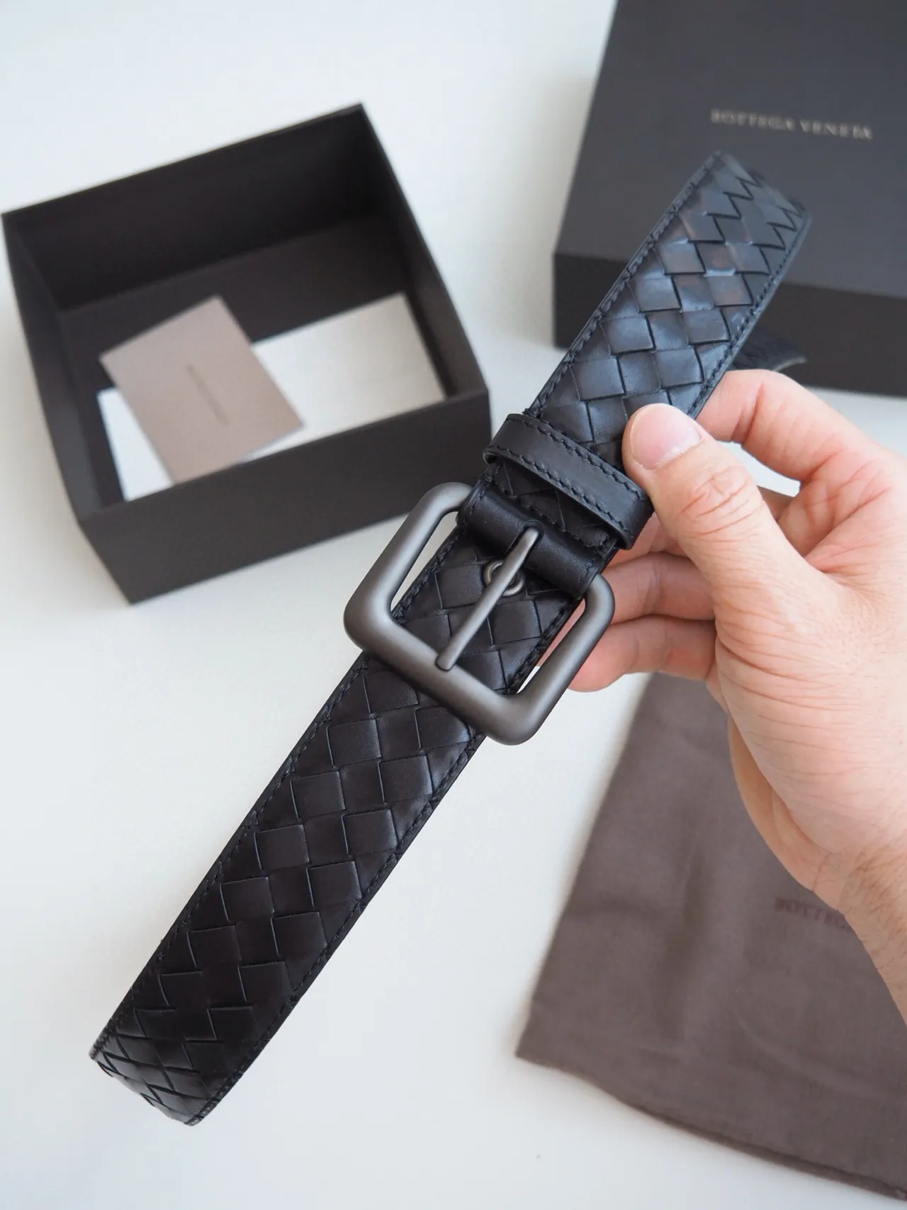 Bottega Veneta Cassette Intrecciato কালো চামড়ার বেল্ট 8