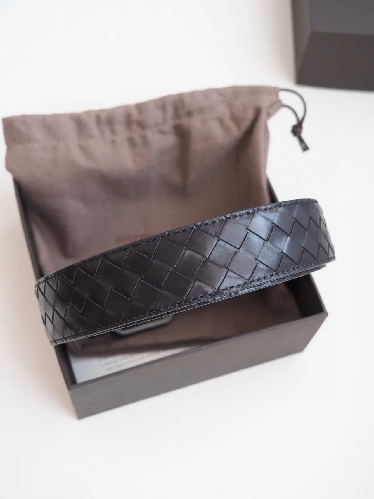 Bottega Veneta Cassette Intrecciato কালো চামড়ার বেল্ট 9