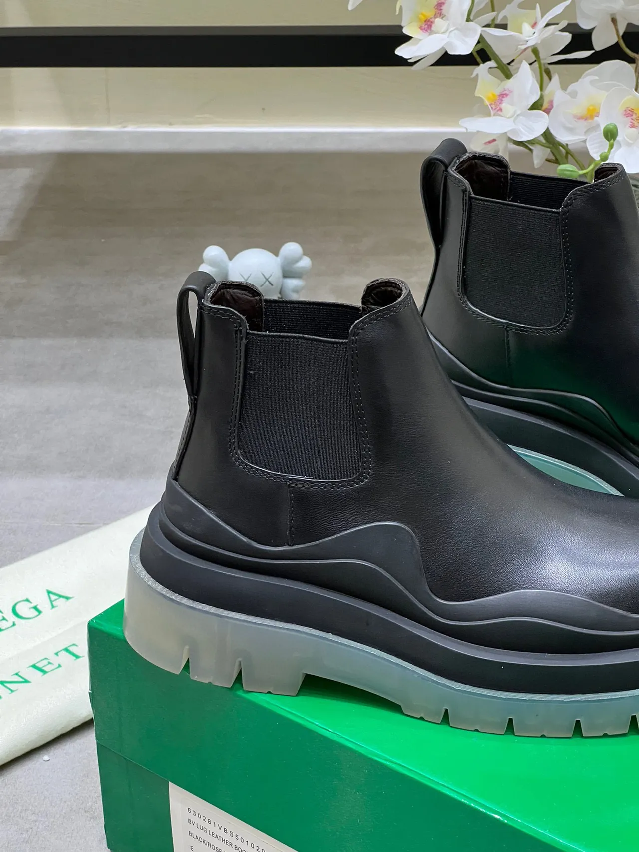 Bottega Veneta Le Cagole Botas Chelsea de cuero negro gruesas 7