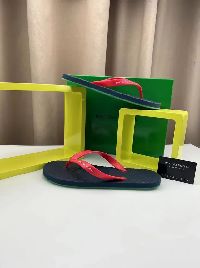 Bottega Veneta Sandálias Thong Navy e Vermelho 3