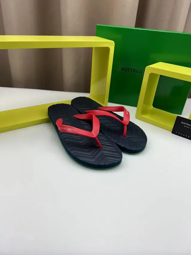 Bottega Veneta Sandálias Thong Navy e Vermelho 9