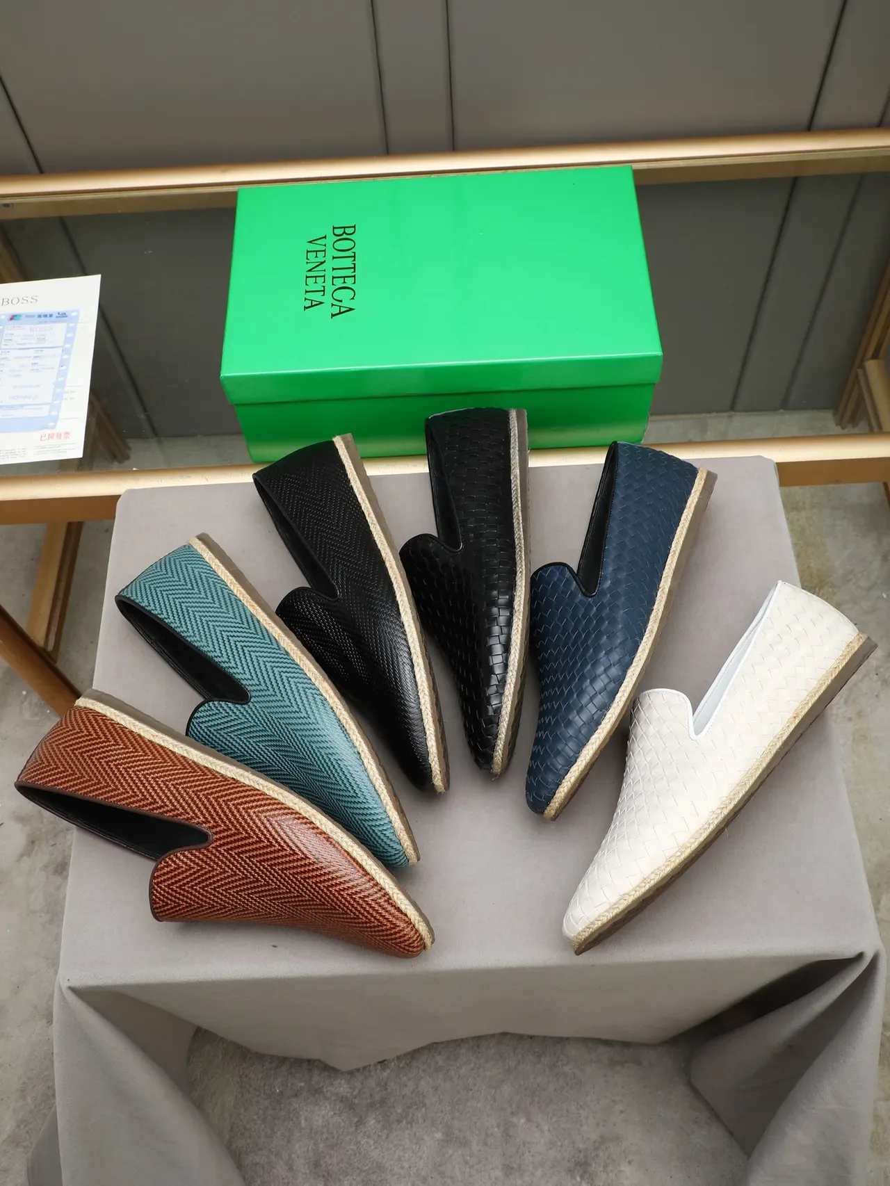 Bottega Veneta أزرق بحري بيج إنترشياتو جلد منسوج كعب إسبادريل لافر 2