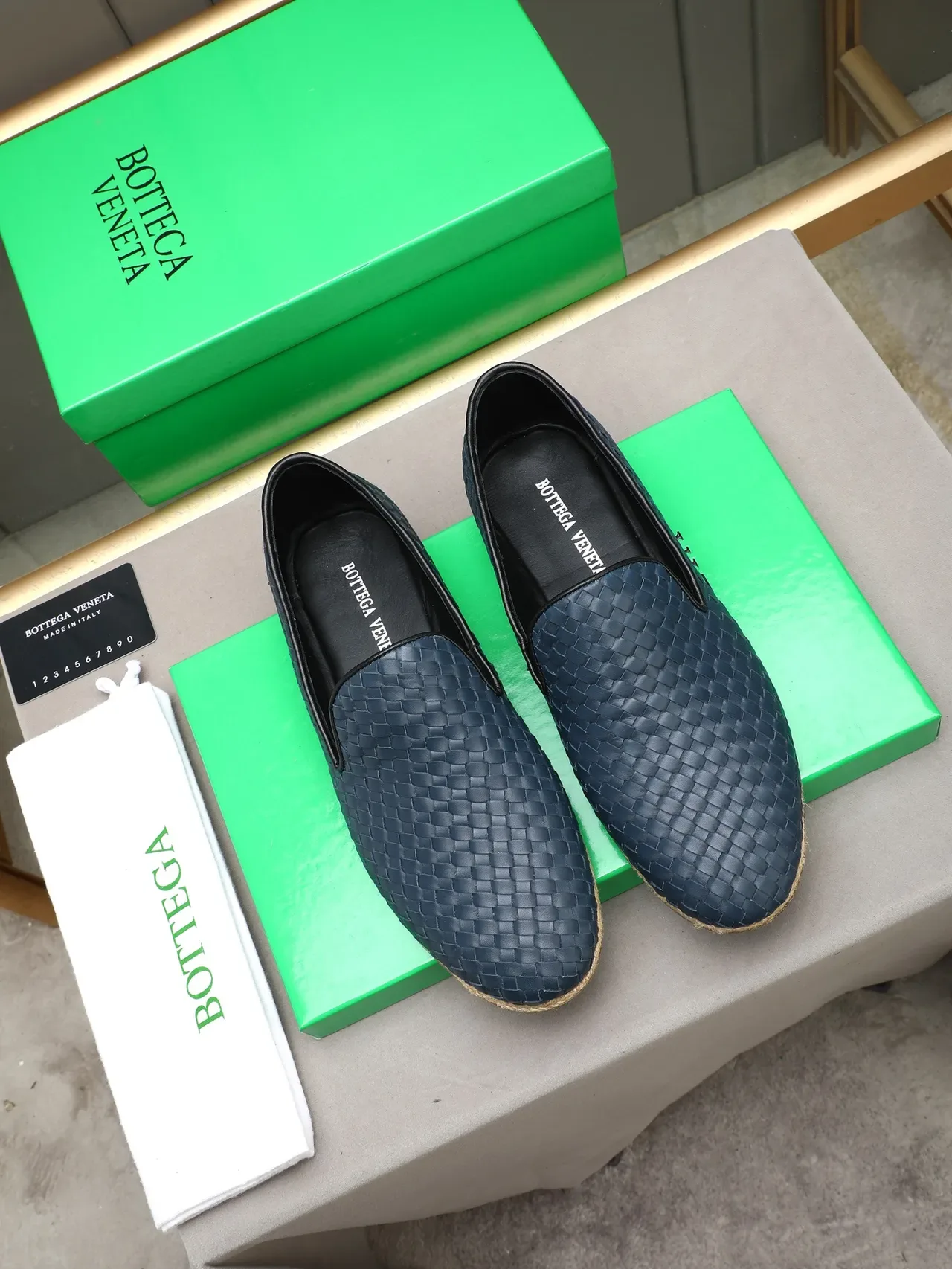 Bottega Veneta أزرق بحري بيج إنترشياتو جلد منسوج كعب إسبادريل لافر 3