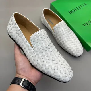 Bottega Veneta सादा कालो इंट्रिचिआटो बुनो चामरा स्लिप-ऑन लोफर