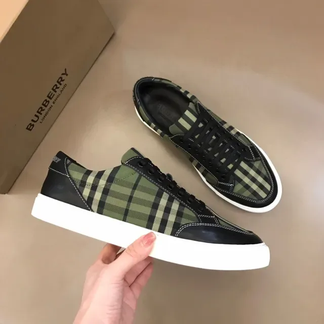 Burberry سنيكرز لايف ستايل أخضر عسكري أسود شيك بلايد أوفرليهات جلد علوية 6