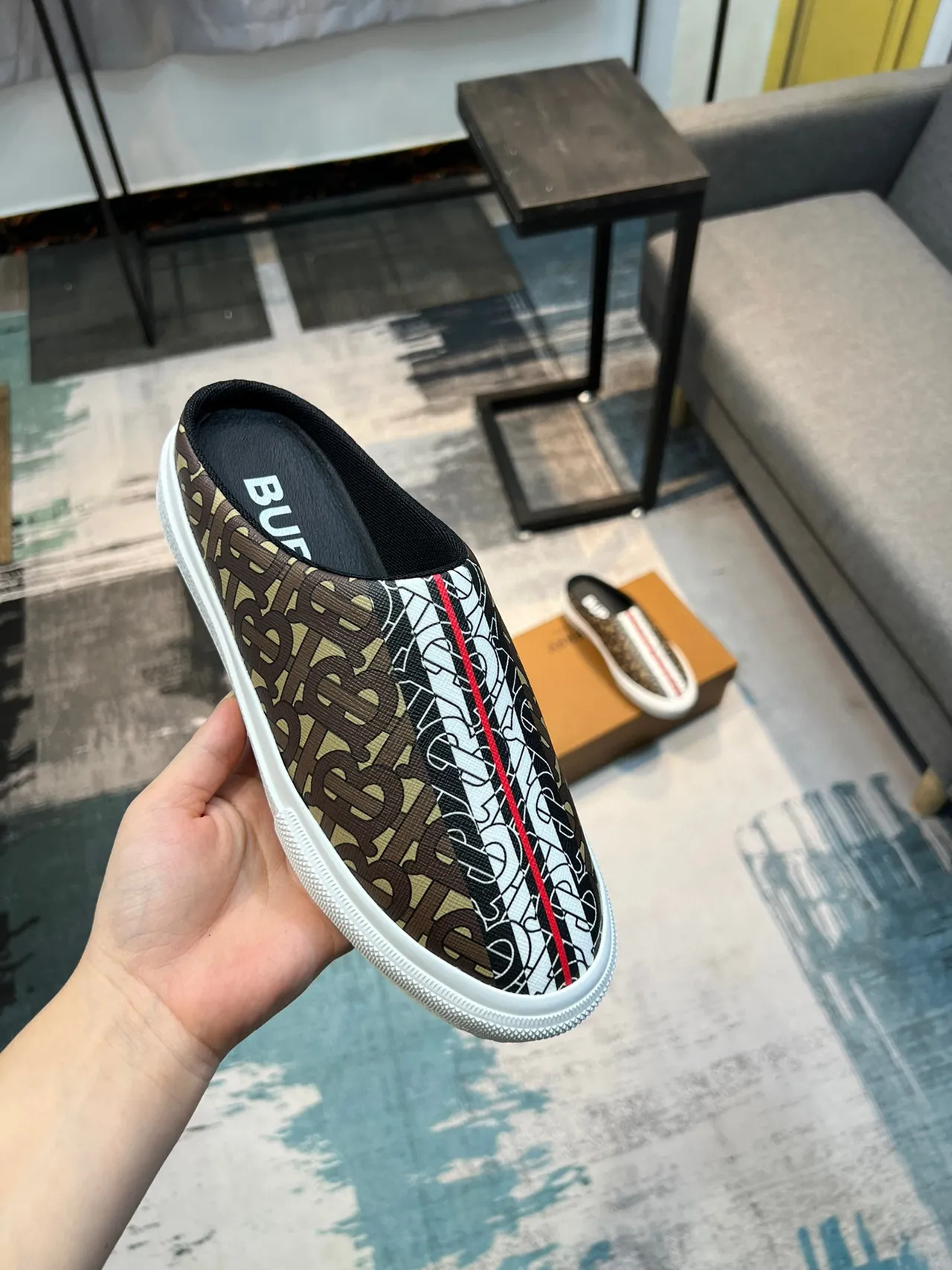 Burberry بيج براون مونوغرام كانفاس بدون ظهر سلايب أون أحذية كاجوال 7