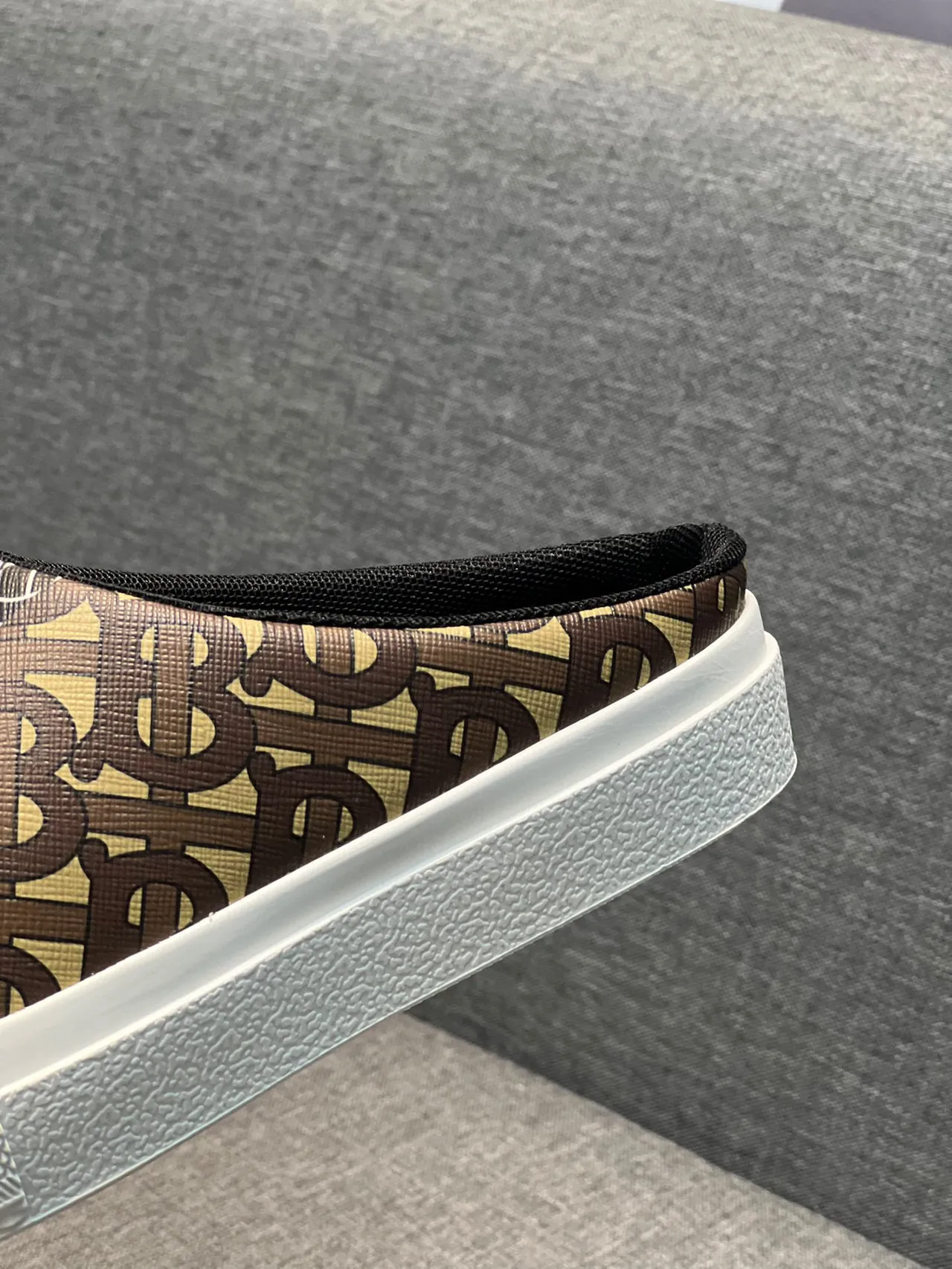 Burberry بيج براون مونوغرام كانفاس بدون ظهر سلايب أون أحذية كاجوال 8