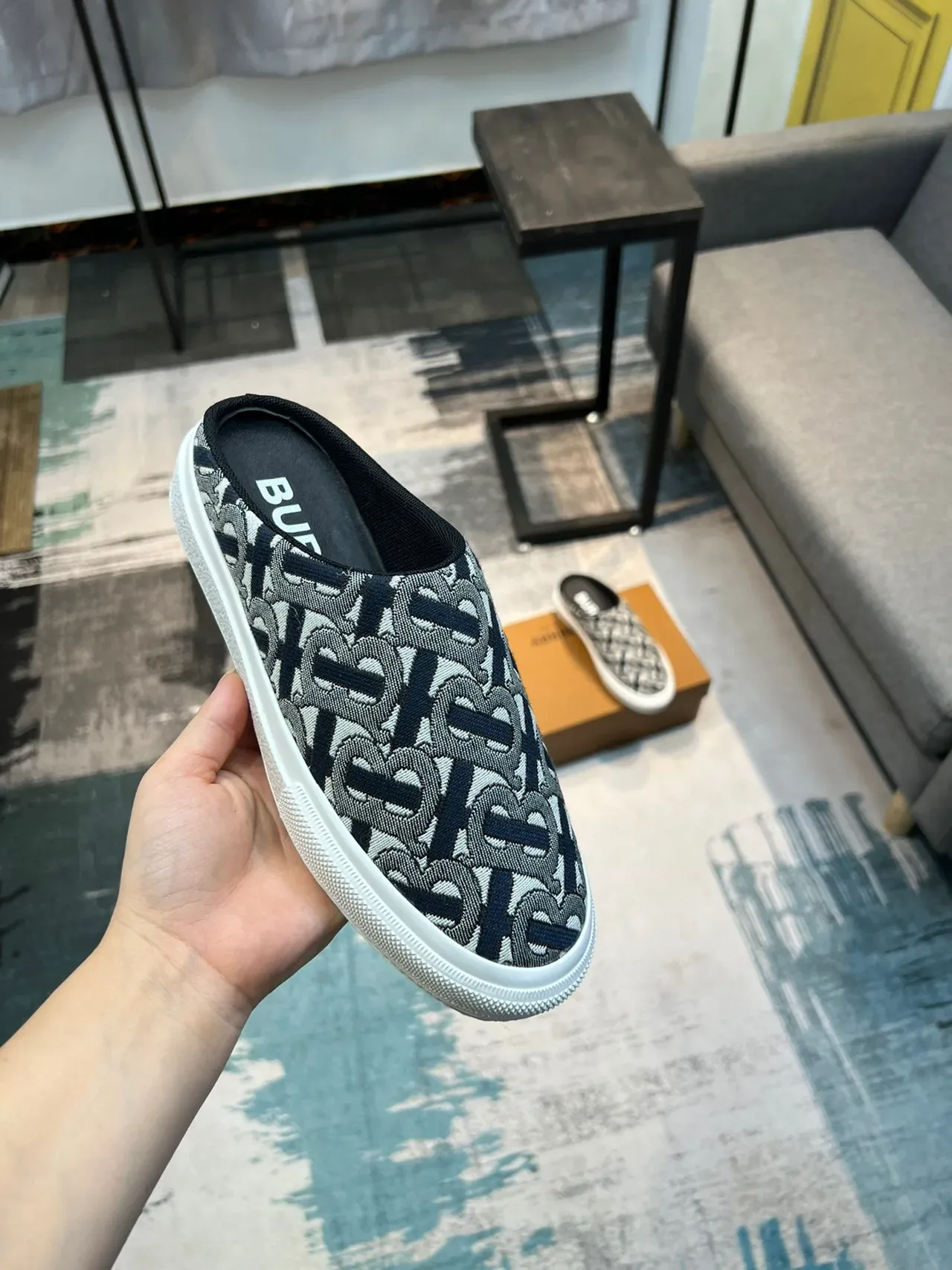 Burberry Beige Navy Monogram Jacquard Mule Backless Zapatos Casuales 3