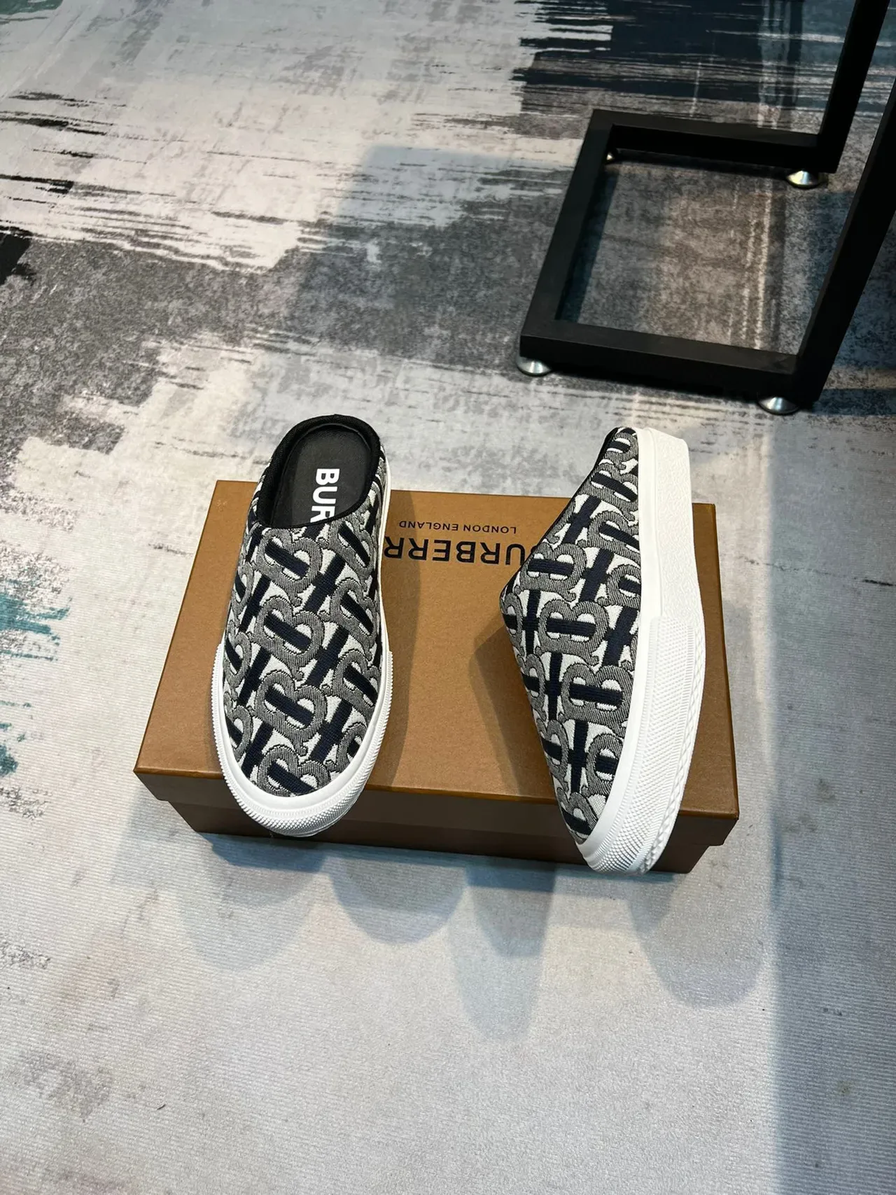 Burberry Beige Navy Monogram Jacquard Mule Backless Zapatos Casuales 5