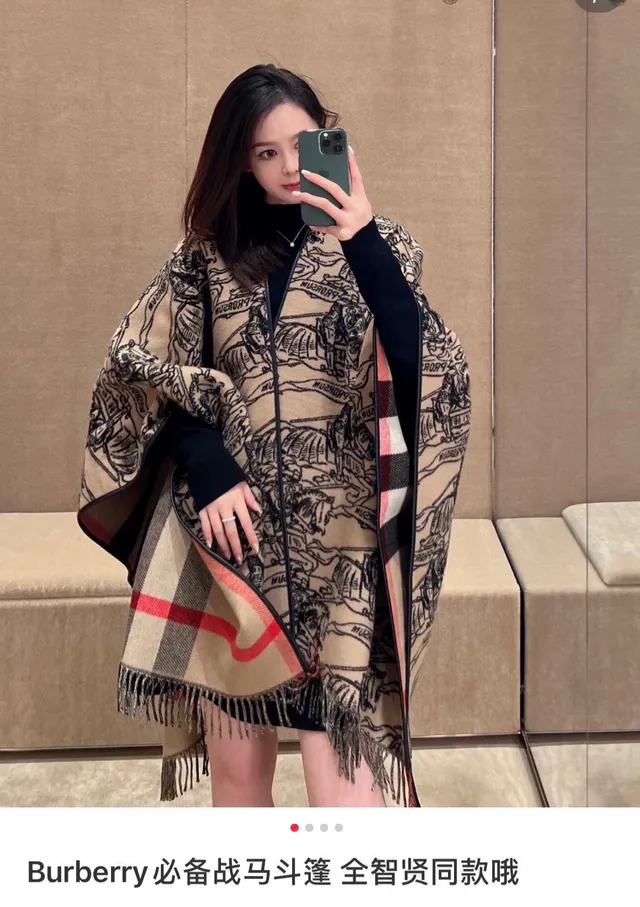 Burberry وشاح كشمير بنمط مربعات بيج وأحمر 2