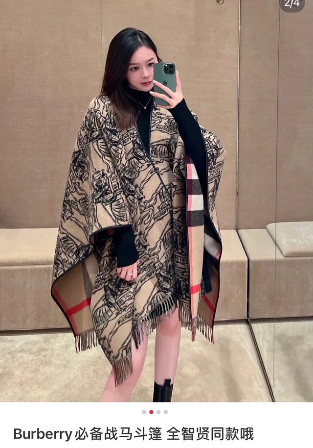 Burberry وشاح كشمير بنمط مربعات بيج وأحمر 3