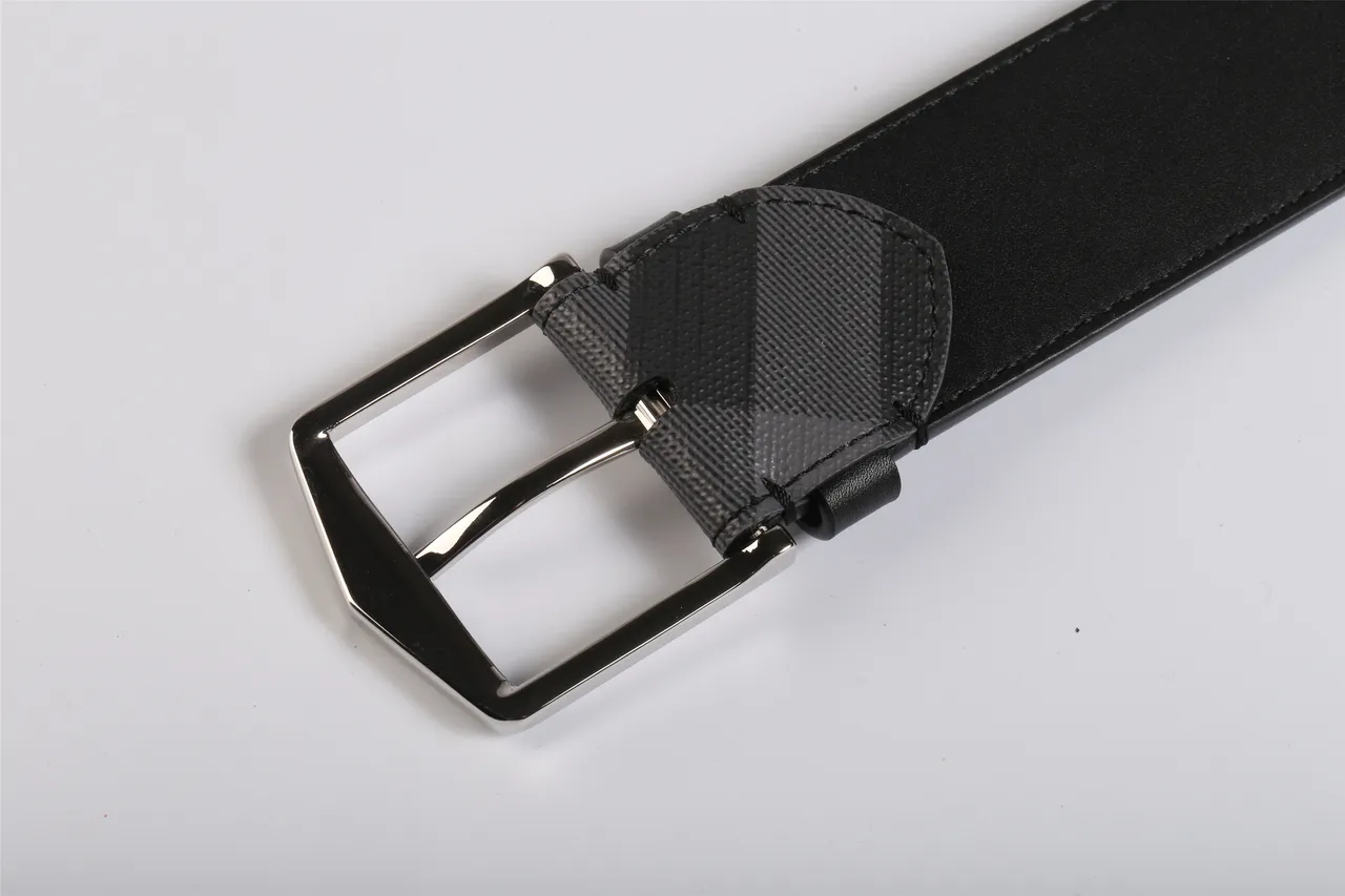 Burberry Noir Gris Motif géométrique à carreaux Boucle argentée polie Ceinture en cuir 2
