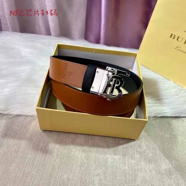 Burberry Knight Black Brown Pebbled Reversible Leather Belt 6