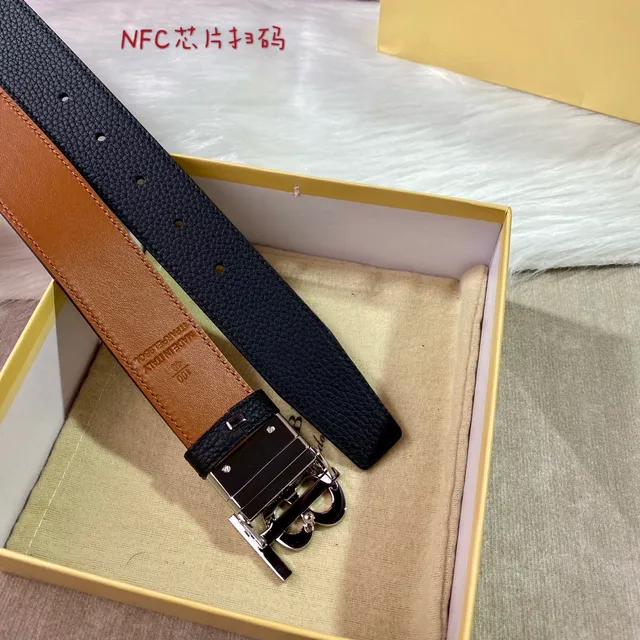 Burberry Knight Black Brown Pebbled Reversible Leather Belt 8