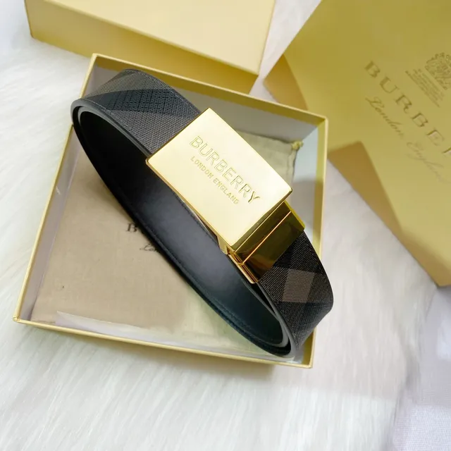 Burberry Knight Noir Or Lisse Rectangulaire Boucle Ceinture en cuir 6