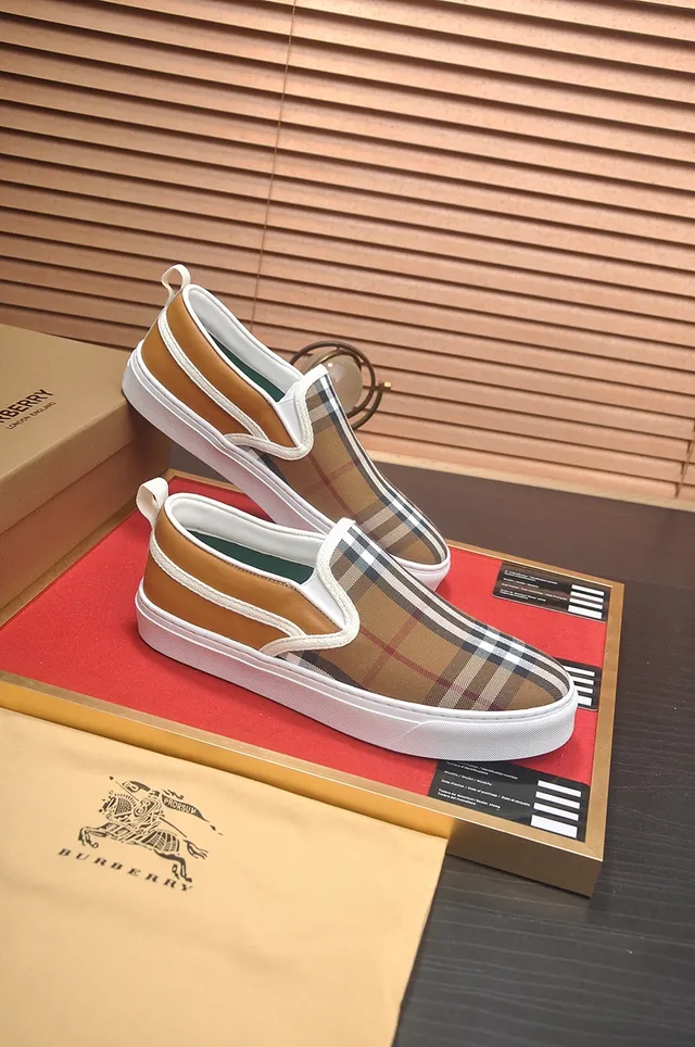 Burberry Knight Check Pattern Chaussures de mode de vie slip-on 3