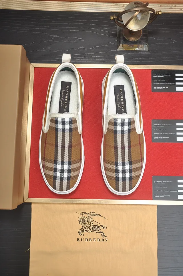 Burberry Knight Check Pattern Chaussures de mode de vie slip-on 4