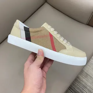 Burberry Lola Zapatillas Lifestyle Silueta Low-Top con Panel Lateral Beige Red House Check