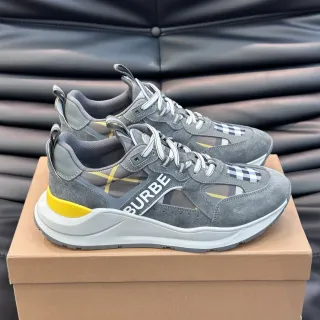 Burberry Lola رمادي وأصفر House Check Chunky Sneakers