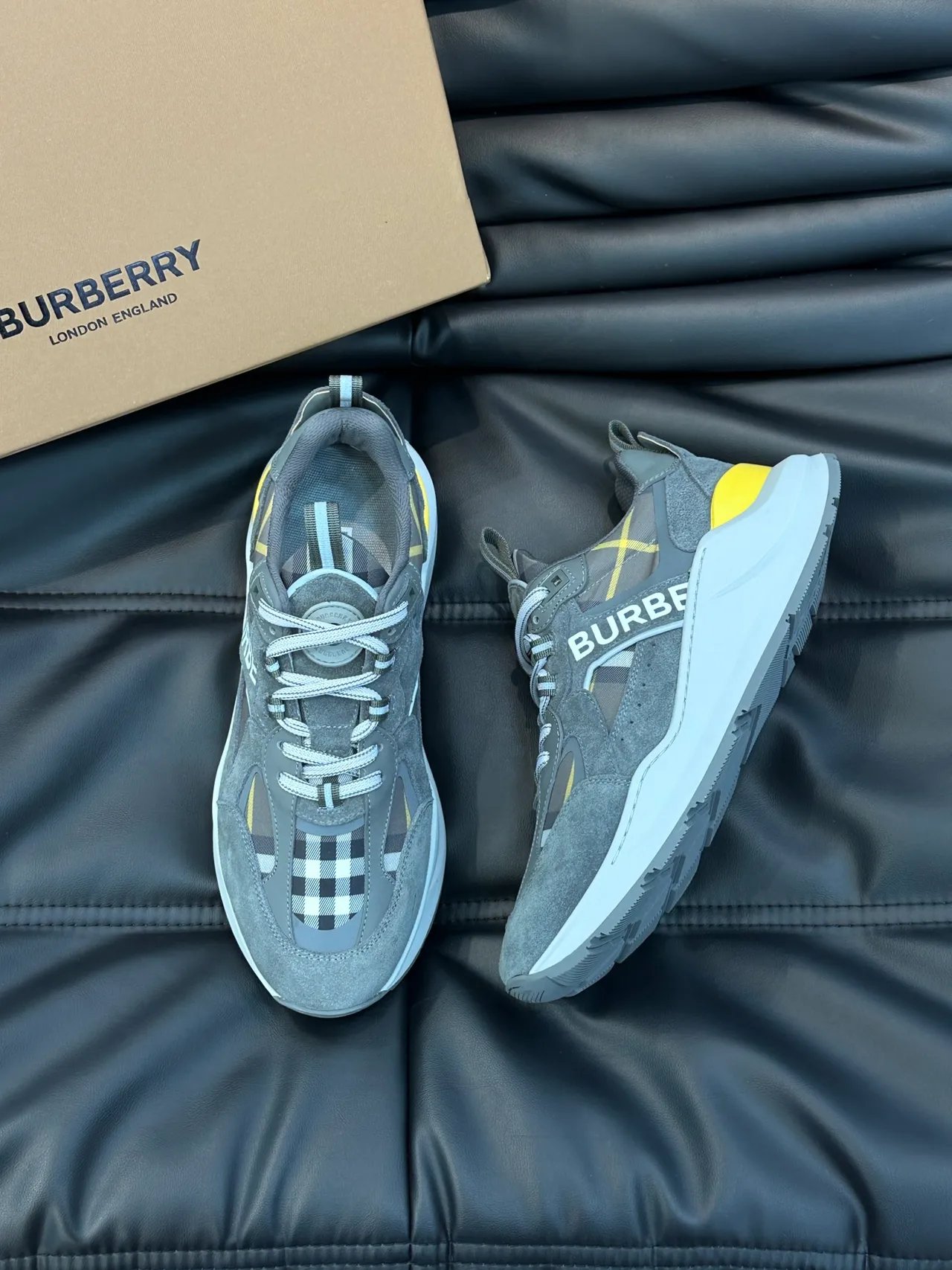 Burberry Lola Cinza e Amarelo House Check Chunky Sneakers 4