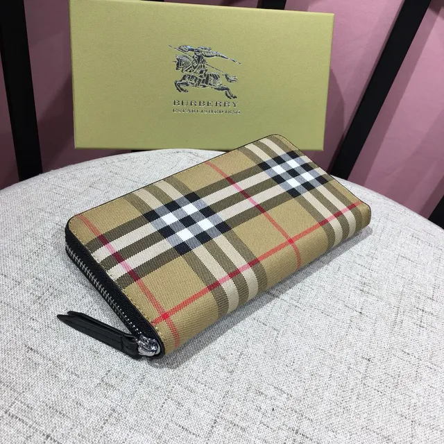Burberry Nova Check محفظة طويلة 5